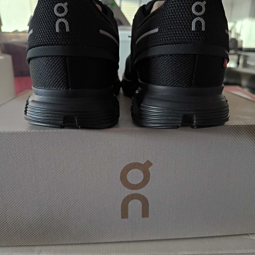On Running Men's Black Athletic Shoes - Picture 4 of 8